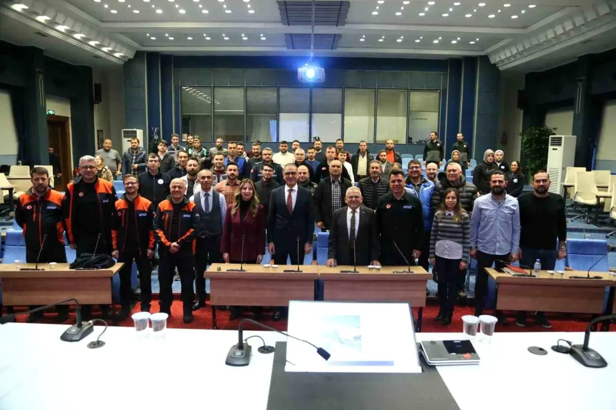 Kayseri Büyükşehir Belediyesi AFAD Akrediteli Kentsel Arama Kurtarma Ekipleri Kuruyor