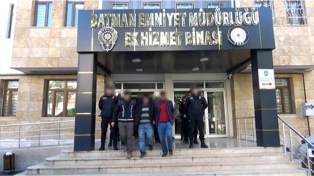 Batman\'da uyuşturucu operasyonunda yakalananlar tutuklandı
