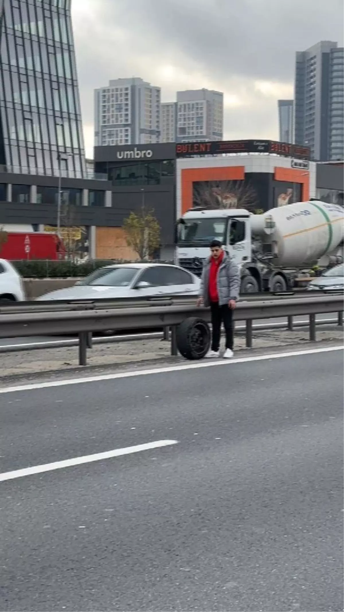 İstanbul\'da düğün konvoyunda zincirleme kaza