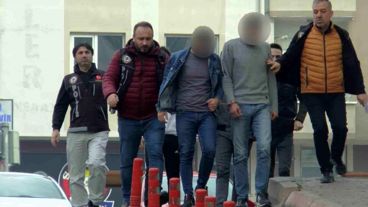 Kayseri\'de 45 kişi gözaltına alındı, ekmek arasında uyuşturucu ele geçirildi
