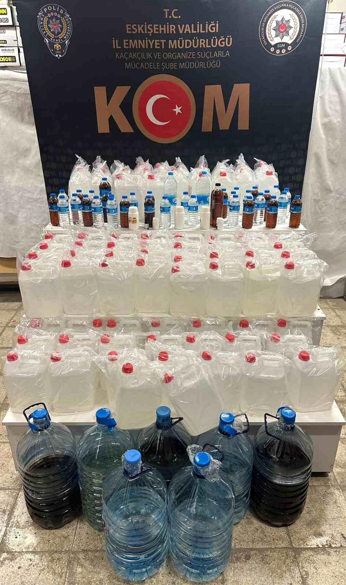 Eskişehir\'de sahte ve kaçak alkol operasyonu