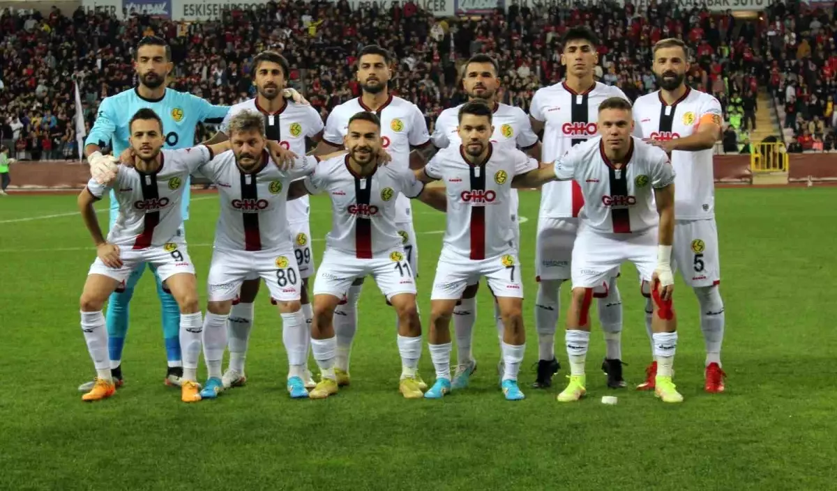 Eskişehirspor, liderlik ve yükselme yürüyüşünü sürdürdü