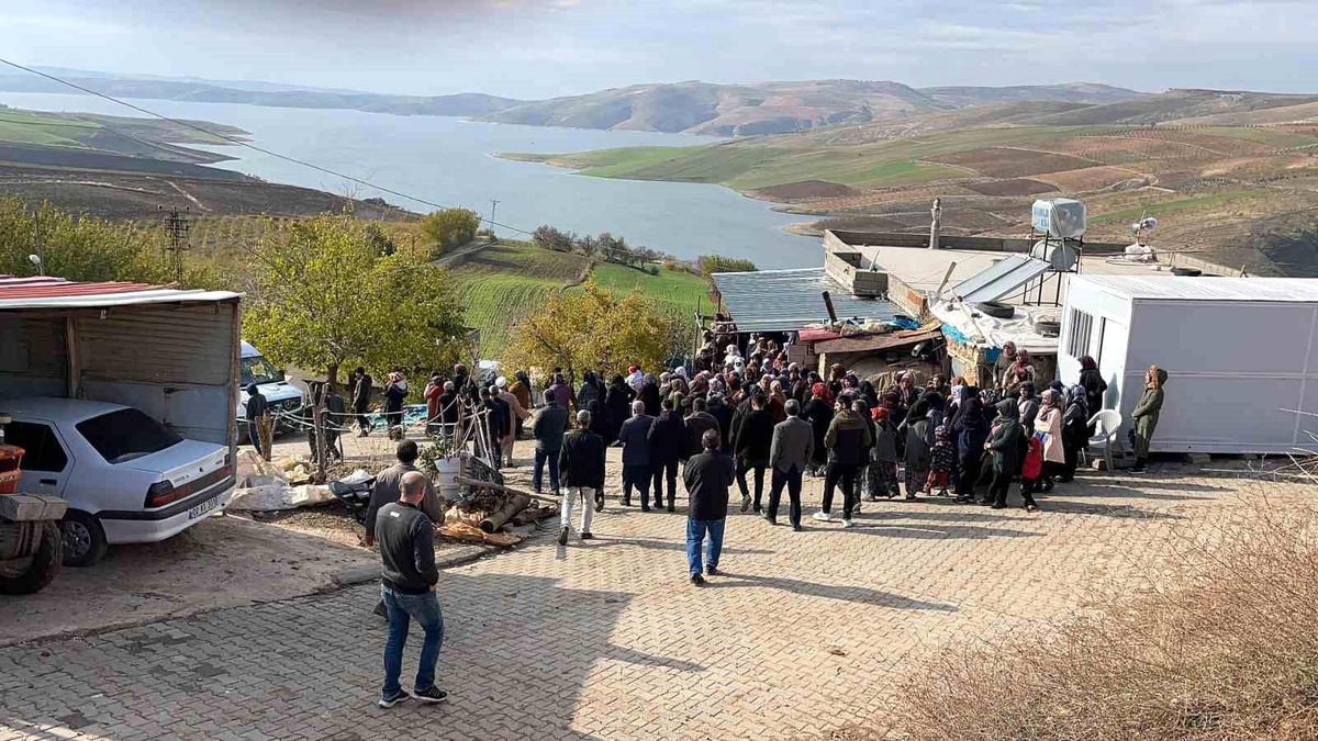 Adıyaman\'da kafa kafaya çarpışma: 4 ölü, 6 yaralı
