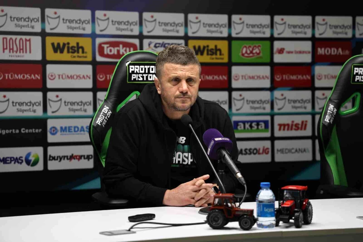 Konyaspor Teknik Direktörü Hakan Keleş: Bazı oyuncuların performansı hiç beklediğim gibi değildi