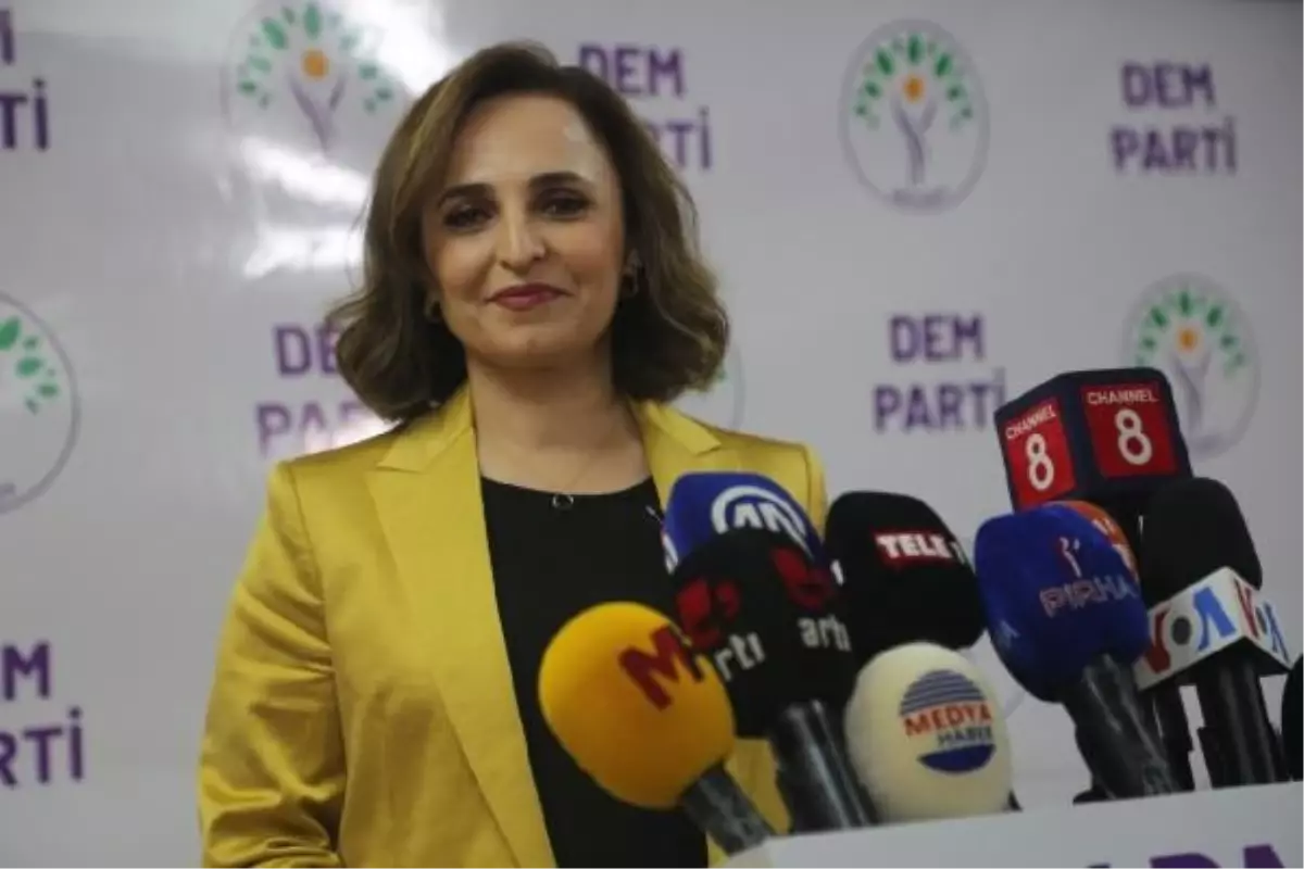 HEDEP Partisi ismini DEM Parti olarak değiştirdi