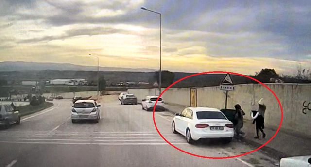 Bursa'da eşi ve sevgilisiyle birlikte hırsızlık yaptı: Yakalandılar Bursa'da eşi ve sevgilisiyle birlikte hırsızlık yaptı: Yakalandılar
