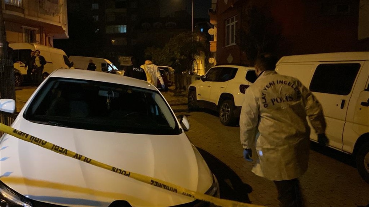 İstanbul Güngören\'de silahlı kavga: 1 ölü, 3 yaralı
