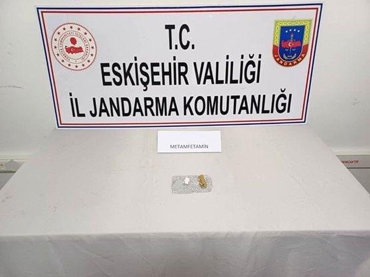 Eskişehir\'de Uyuşturucu Operasyonu: 4 Kişiden 1\'i Tutuklandı