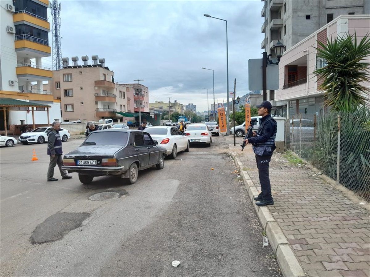 Kozan\'da asayiş denetimlerinde 5 şüpheli tutuklandı, 5 hükümlü cezaevine gönderildi
