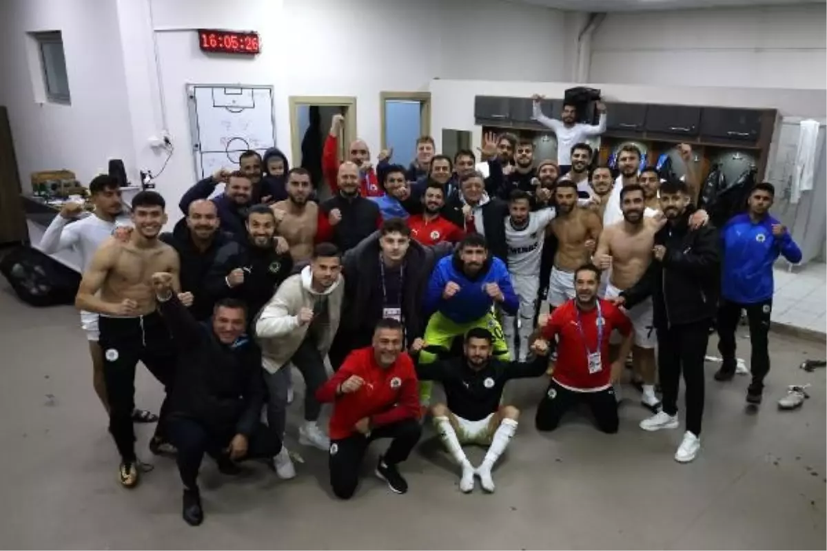 Menemen FK, Uşakspor\'u 4-1 yenerek iç sahadaki kötü performansına son verdi