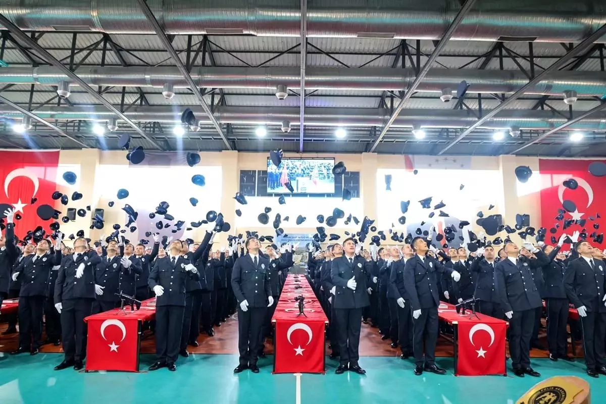 Mersin\'de 446 polis adayı mezun oldu