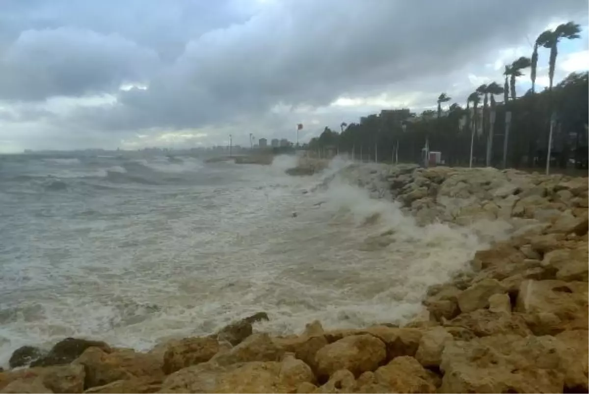 Mersin'de sağanak yağış sonrası gökkuşağı oluştu