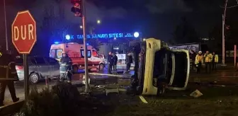 Kütahya'da kırmızı ışıkta bekleyen araca çarpan sürücü yakalandı