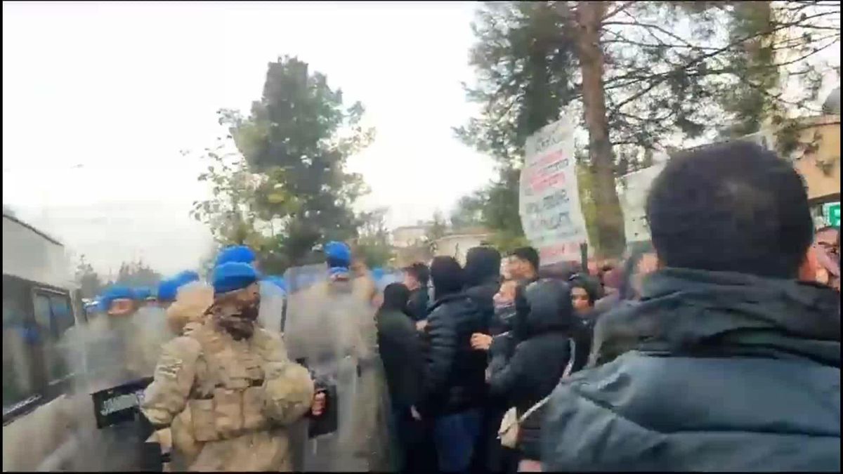 Özak Tekstil İşçilerine Polis Müdahalesi