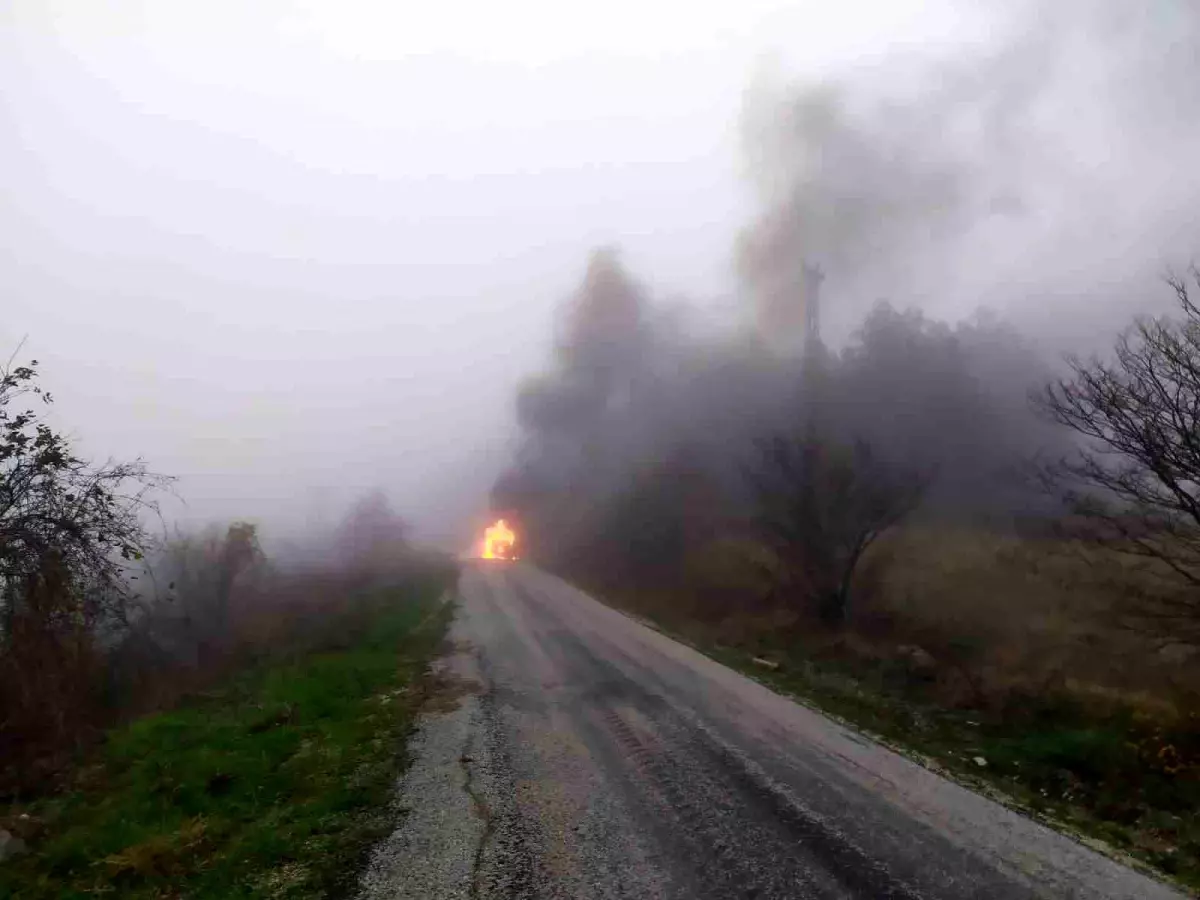 Kastamonu\'da seyir halindeki araç alevlere teslim oldu