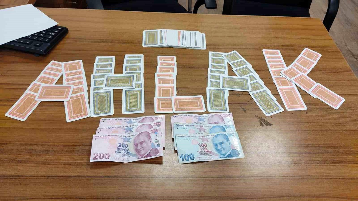 Düzce\'de yapılan şok uygulamada silah ve uyuşturucu ele geçirildi