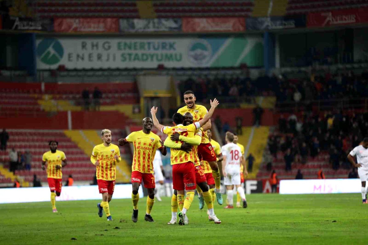 Kayserispor\'un Bahoken\'i 2. golünü attı