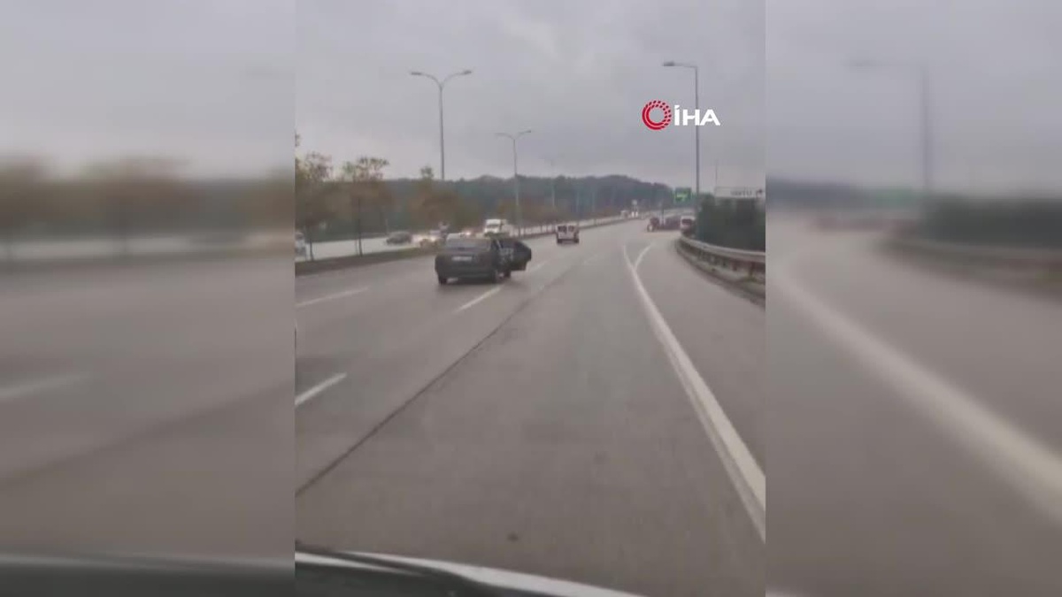 Gaziantep\'te açık kapılı otomobil tepki çekti