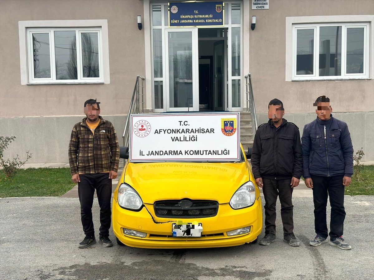 Afyonkarahisar\'da göçmen kaçakçılığı yapan zanlı tutuklandı
