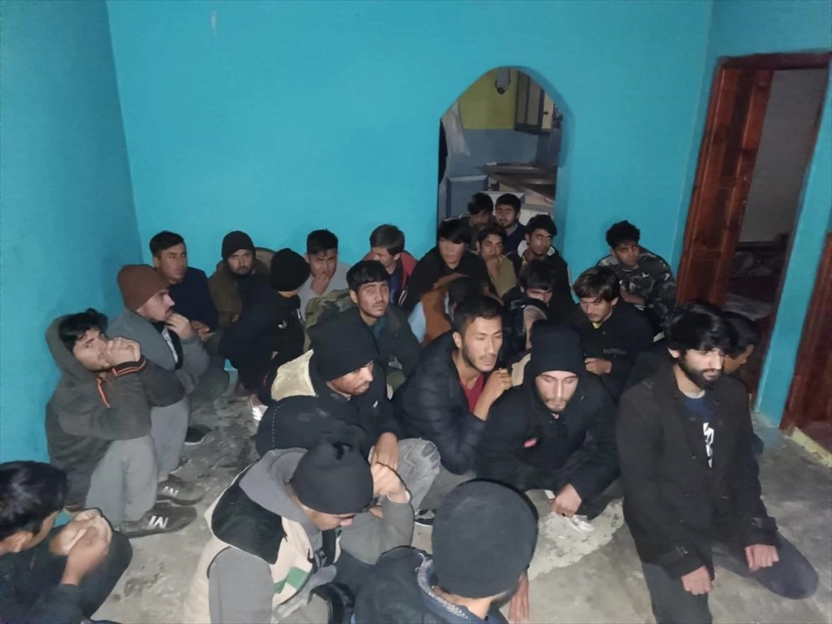 Ağrı\'da 48 Afgan göçmen yakalandı
