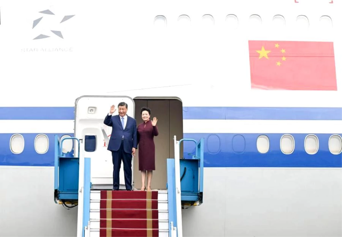 Çin Cumhurbaşkanı Xi Jinping Vietnam\'a resmi ziyaret gerçekleştirmek üzere Hanoi\'ye ulaştı
