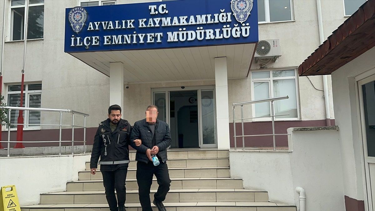 Ayvalık\'ta silah ve uyuşturucu operasyonu