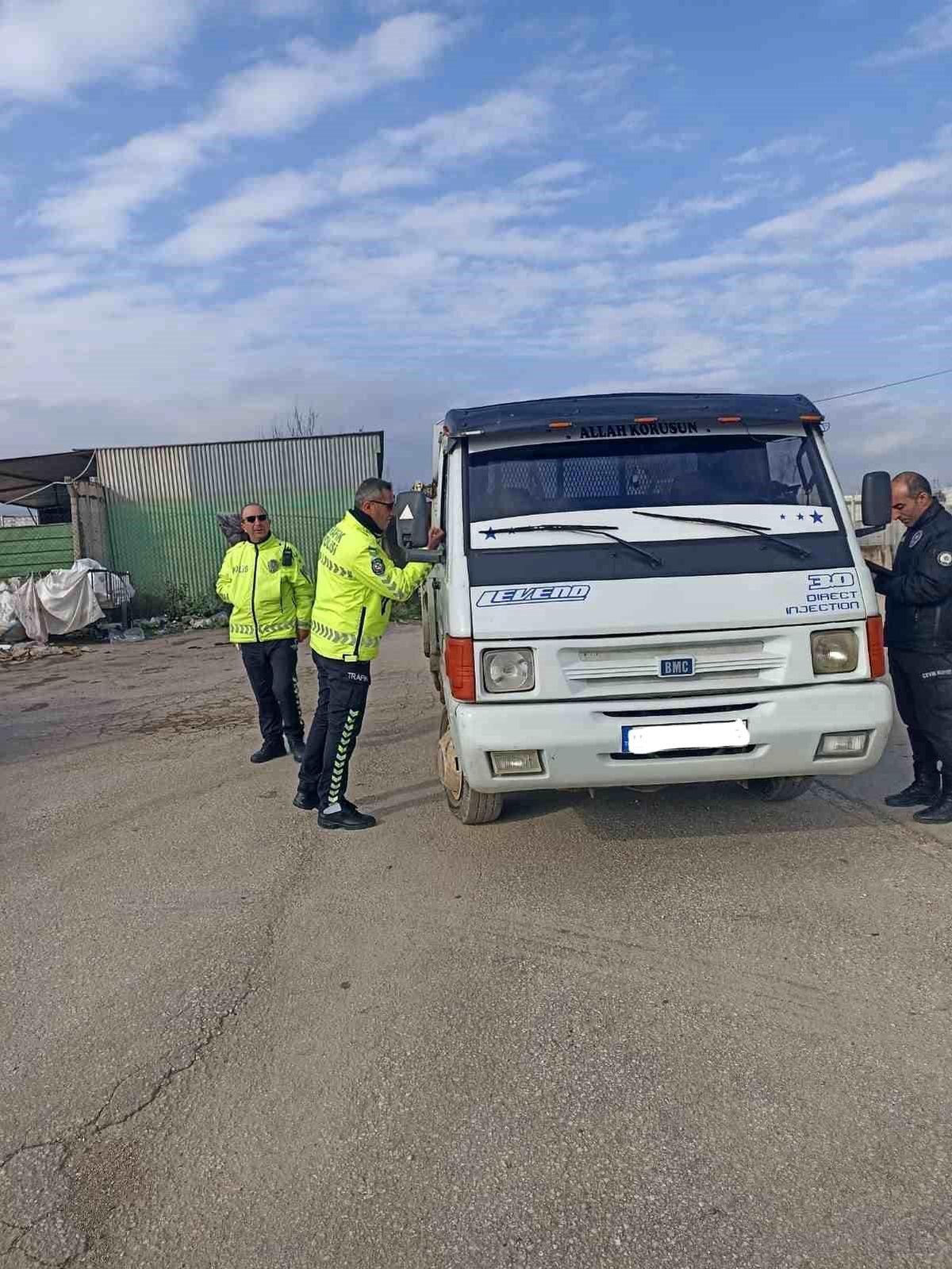 Bandırma\'da Hurdacılara Denetim: Ruhsatsız İş Yerleri Tespit Edildi