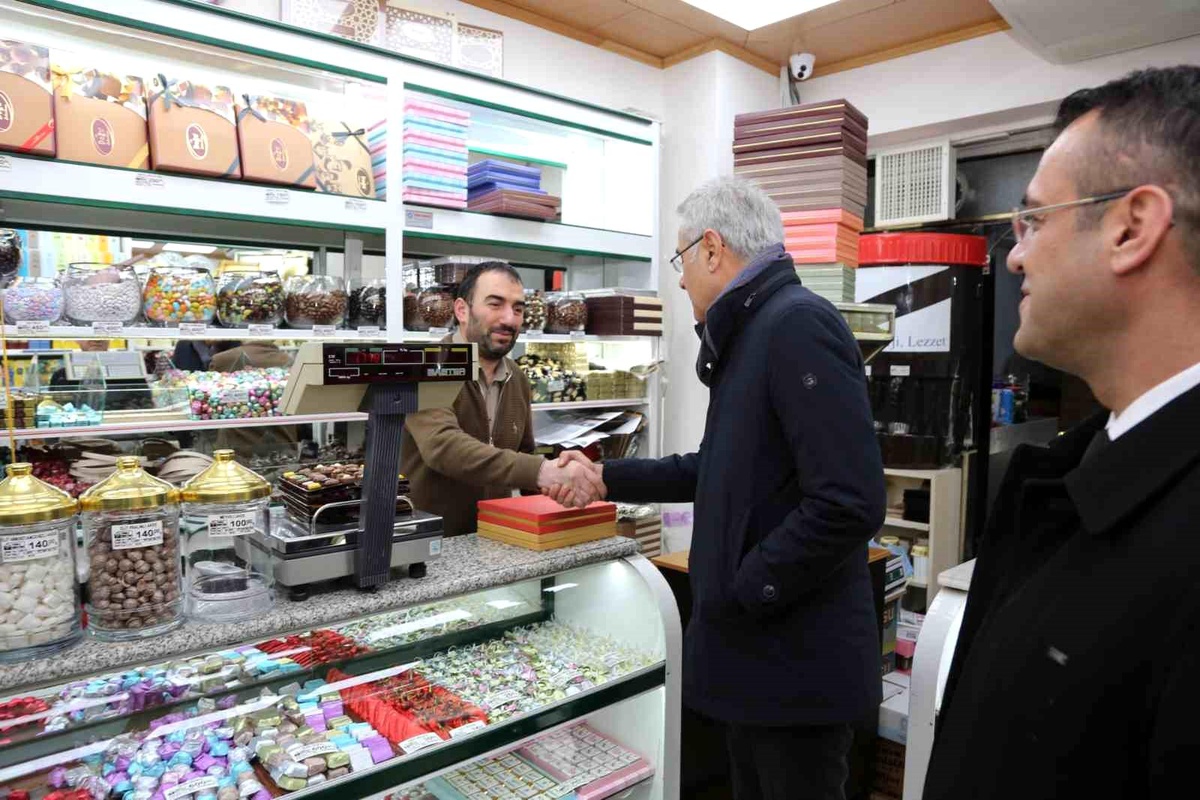 Sivas TSO Başkanı İstasyon Caddesi\'nde Esnaf Ziyareti Gerçekleştirdi