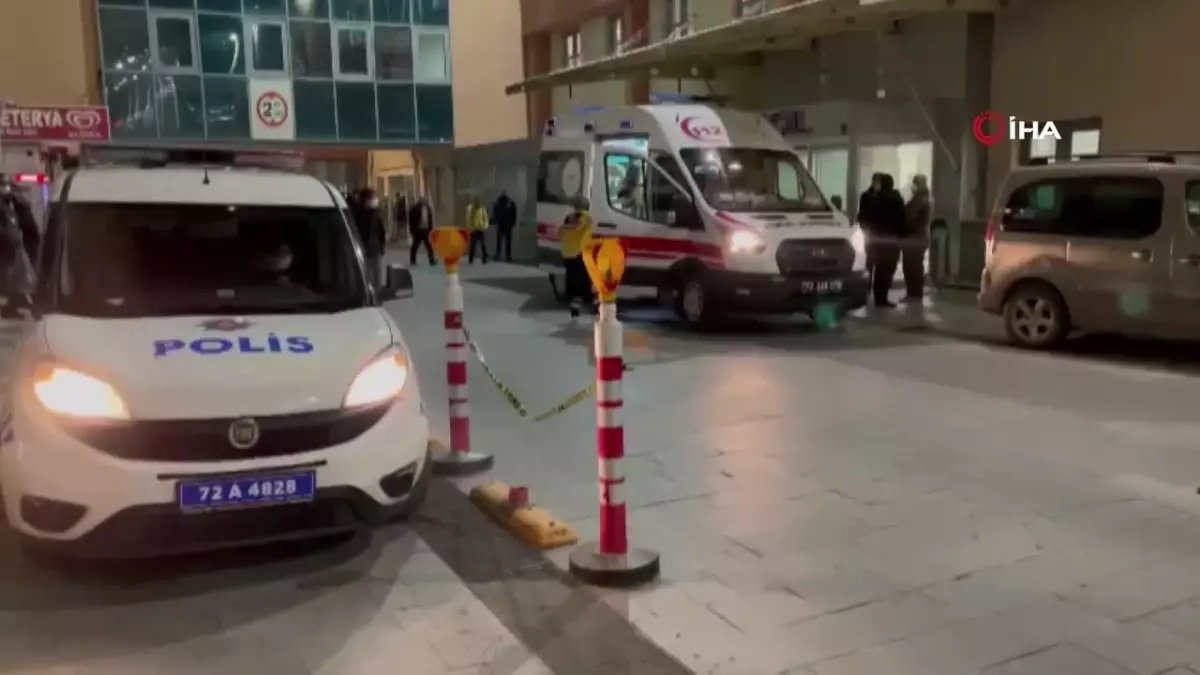 Batman\'da otomobilin tırın altına girdiği kazada 2 kişi ağır yaralandı