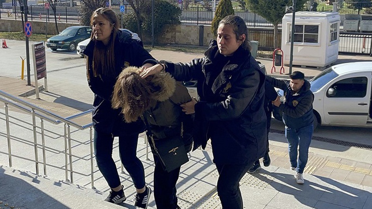2 günlük bebeğini tarlada ölüme terk eden anne, erkek arkadaşını suçladı