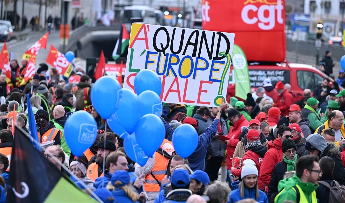 Brüksel\'de AB\'nin kemer sıkma politikalarına karşı gösteri
