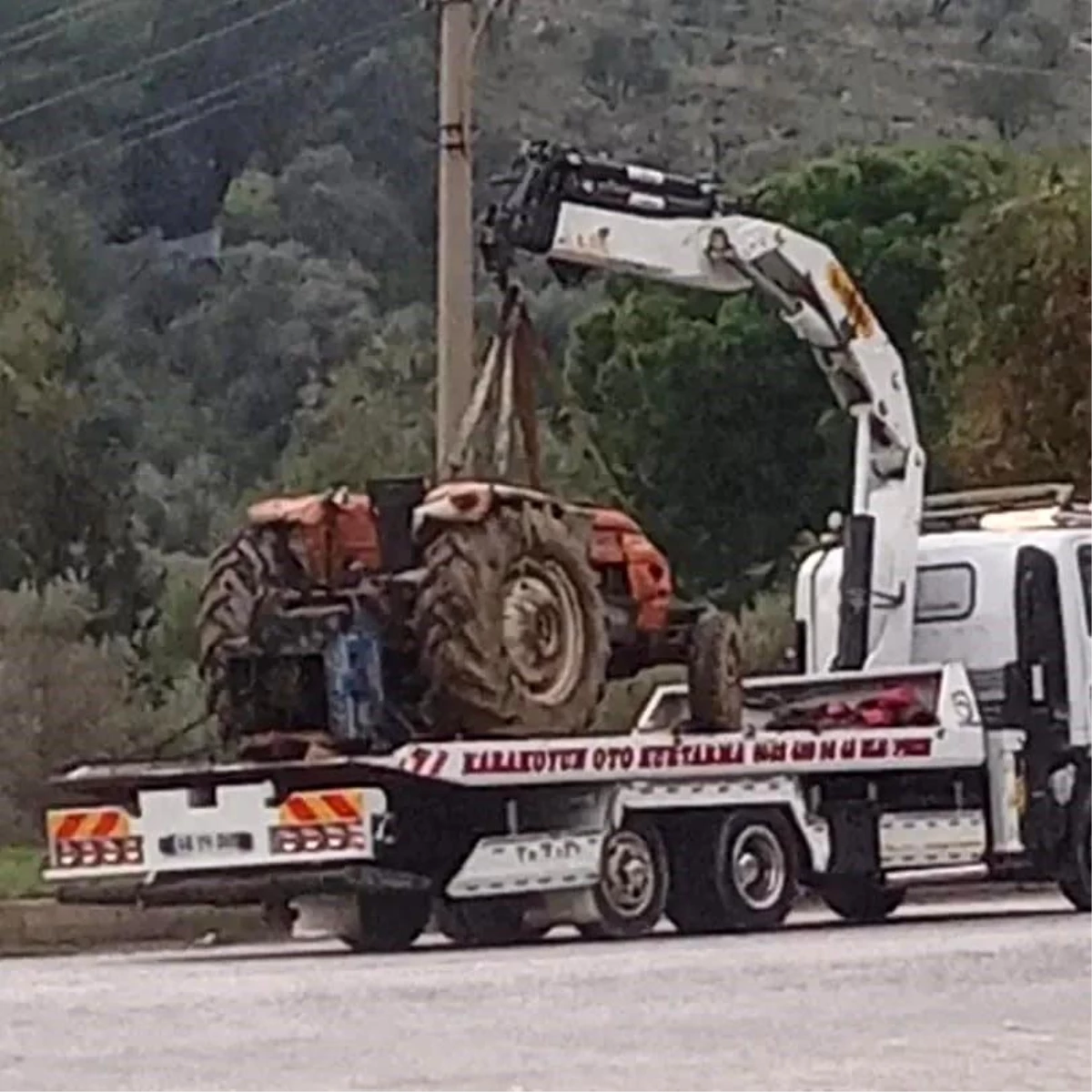 Muğla\'da traktör devrildi: 1 ölü