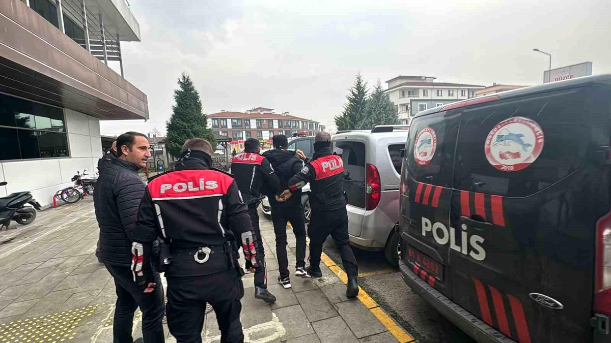 Düzce\'de Ağız ve Diş Sağlığı Hastanesinde Rehine Kurtarma Tatbikatı