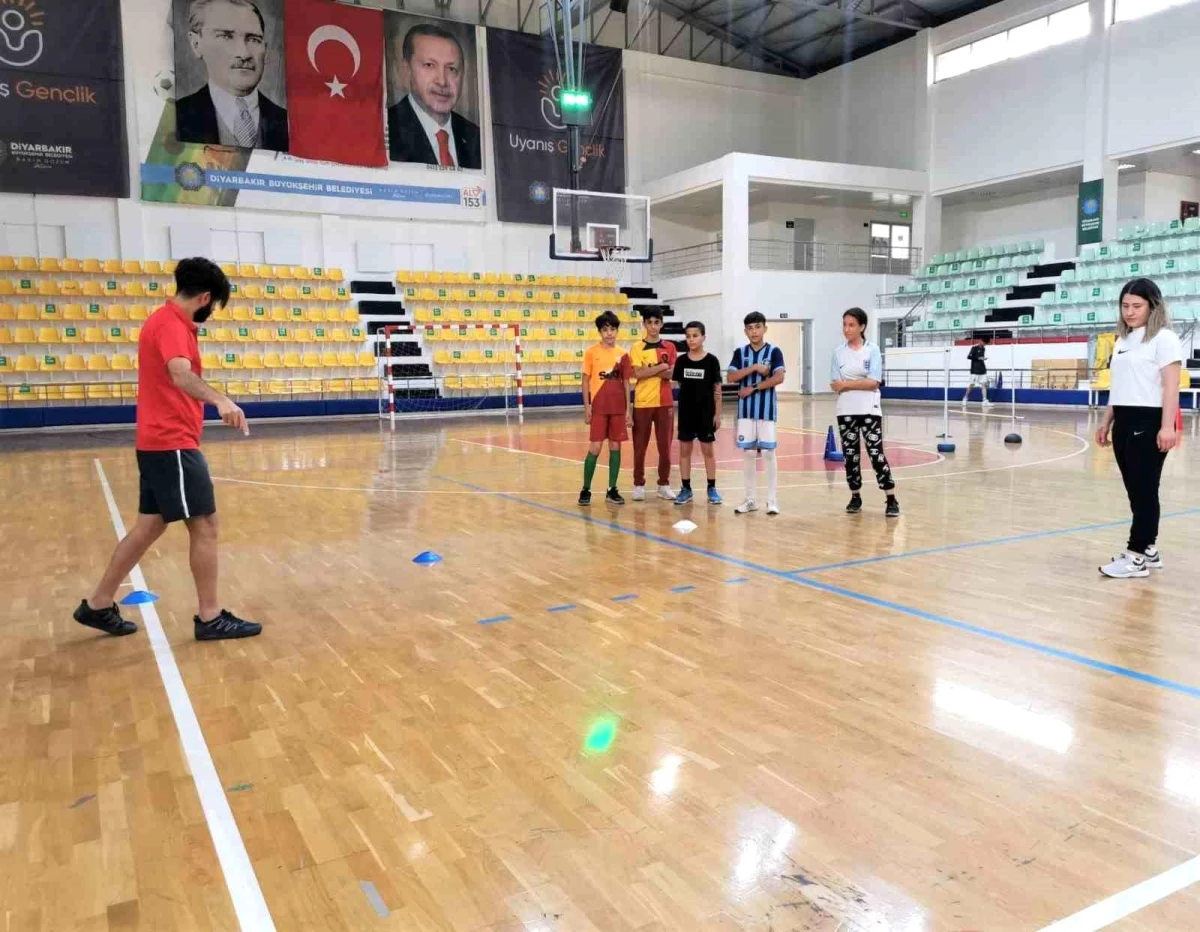 Diyarbakır\'da Gençlere Ücretsiz Özel Yetenek Kursları