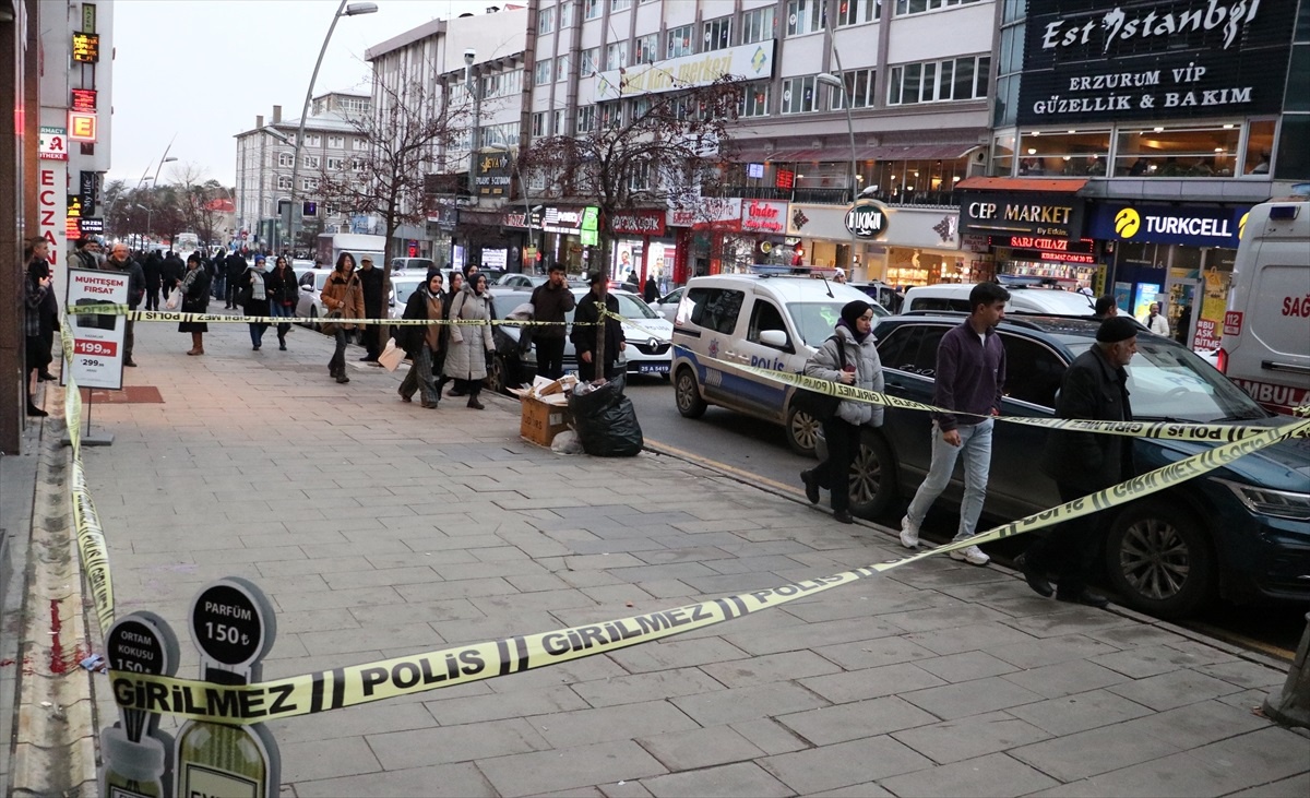 Erzurum\'da çocuk bıçakla yaralandı