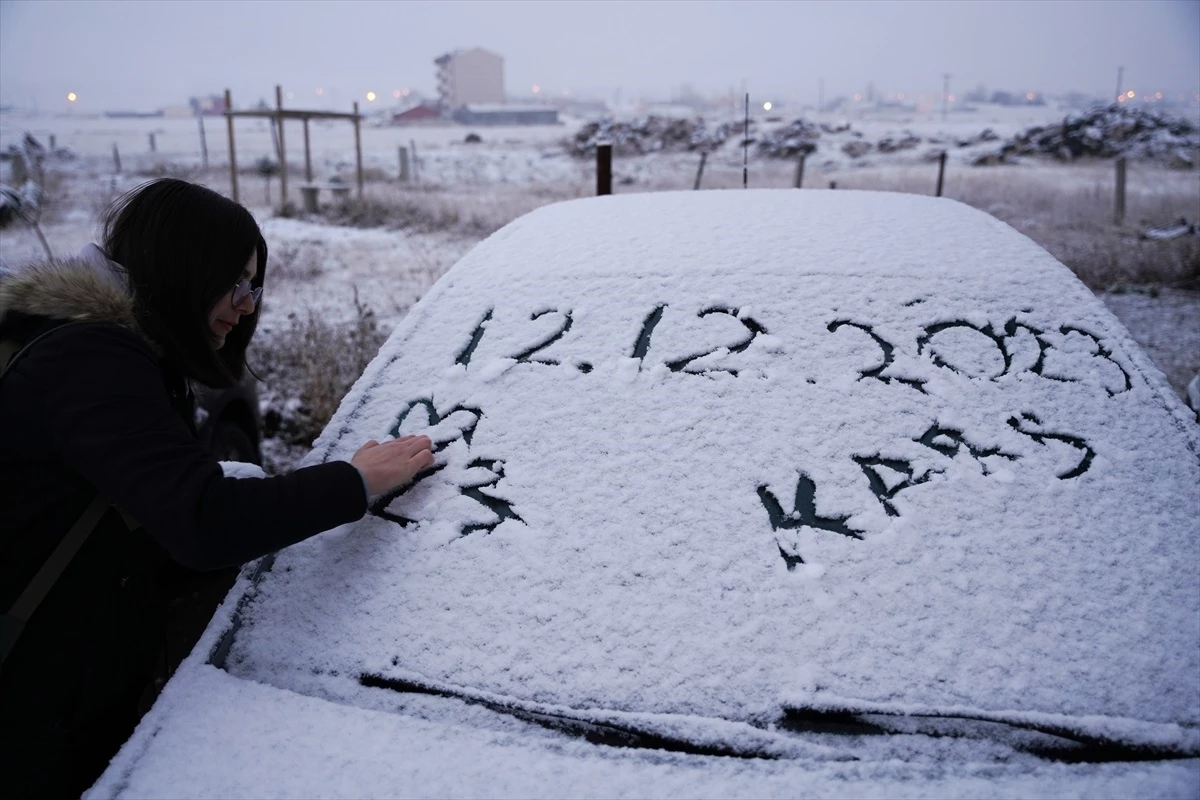 Erzurum, Kars ve Ardahan\'da Kar Yağışı ve Sis Etkili Oldu