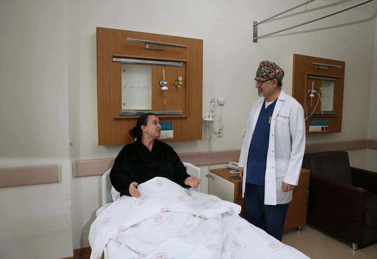 Eskişehir\'de Mide Spazmı Tedavisi Gören Kadının Karnından 7 Kilo Kitle Çıkarıldı