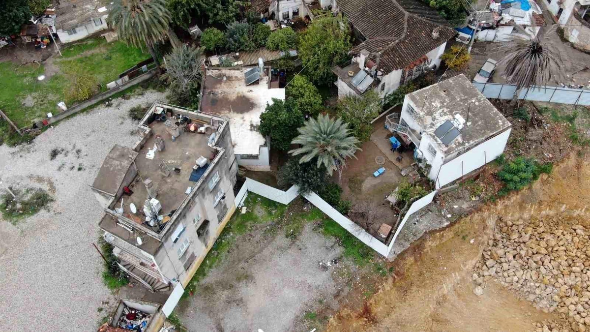 Antalya\'da Kentsel Yenileme Projesi nedeniyle mahalle sakinleri mağdur