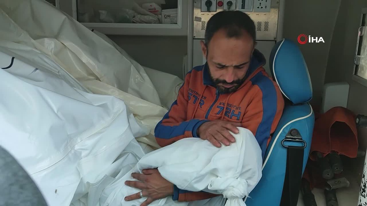 Gazze\'deki Sağlık Bakanlığı: İsrail\'in saldırılarında ölenlerin sayısı son 24 saatte 207 kişi artarak 18 bin 412\'ye yükseldi
