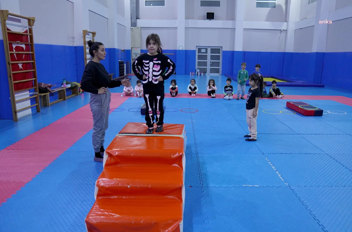 Tepebaşı Belediyesi Yunus Emre Spor Tesisleri\'nde Jimnastik Kursları