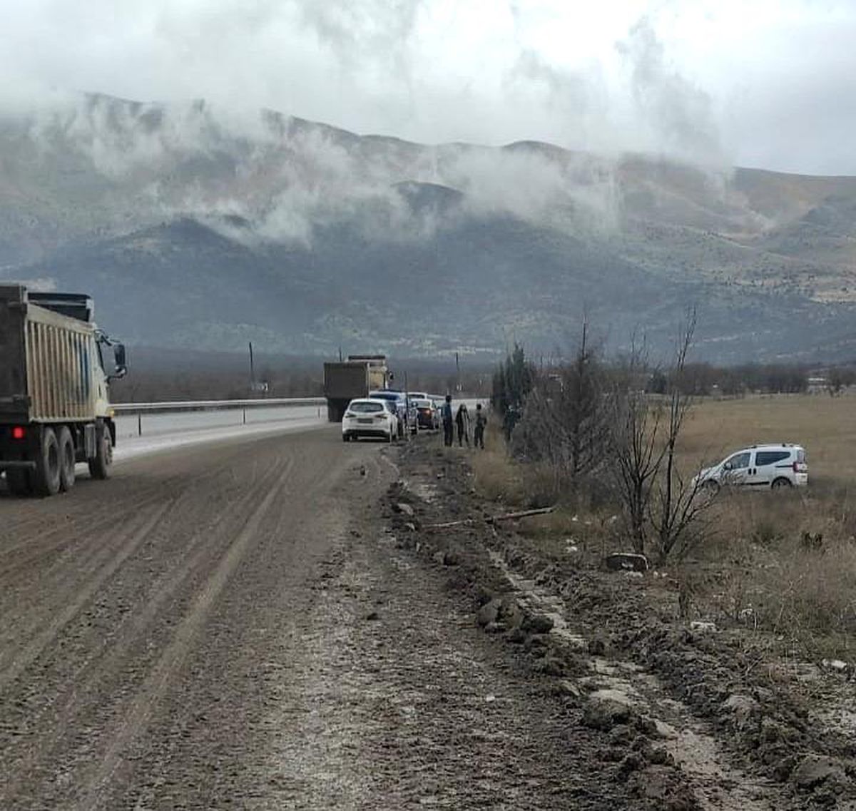 Malatya\'da hafif ticari araç şarampole uçtu, 1 yaralı