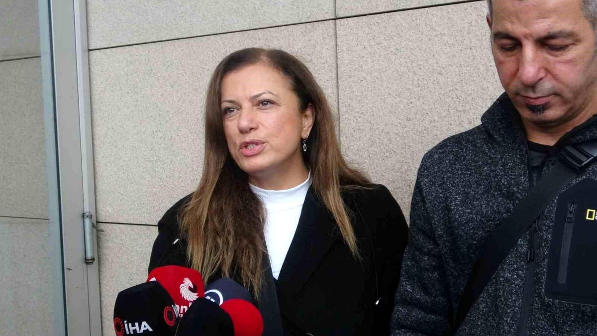 Fatih\'te Işık Şefi Kalbinden Bıçaklandı