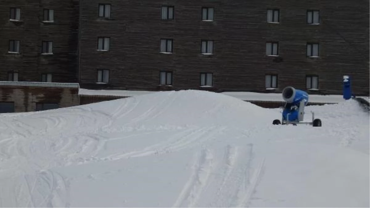 Kartalkaya'da Kar Kalınlığı 50 Santimetreye Ulaştı