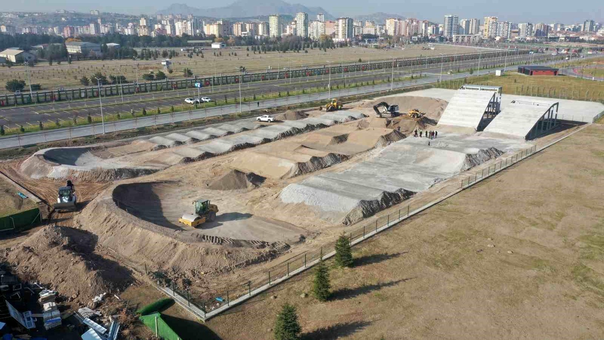 Kayseri\'ye Türkiye\'nin ikinci büyük BMX parkuru