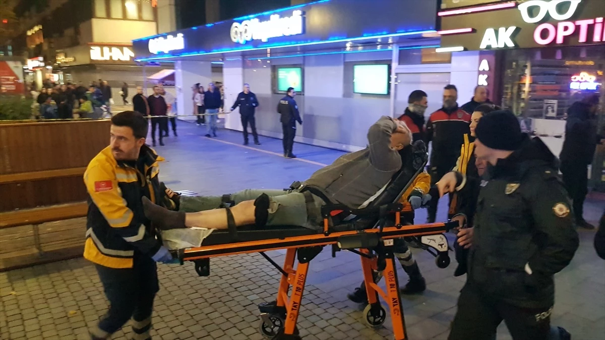 İzmit\'te köftecide silahlı kavga: İş yeri sahibi yaralandı