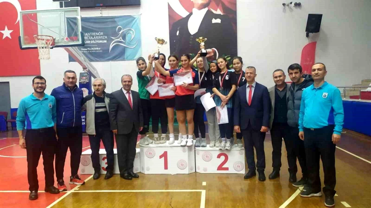 Aydın\'da Liseler Arası Masa Tenisi Turnuvası Tamamlandı