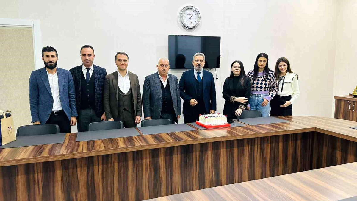Mardian Mall\'da Mağazacılar Günü Kutlaması