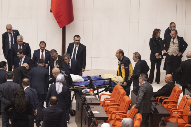 Mecliste fenalaşan SP Genel Başkan Yardımcısı Hasan Bitmez'e ilk müdahaleyi Turhan Çömez yaptı