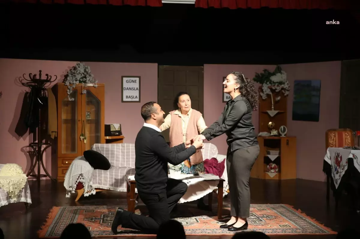 Merkezefendi Kent Tiyatrosu Ücretsiz Oyun Sahneleyecek