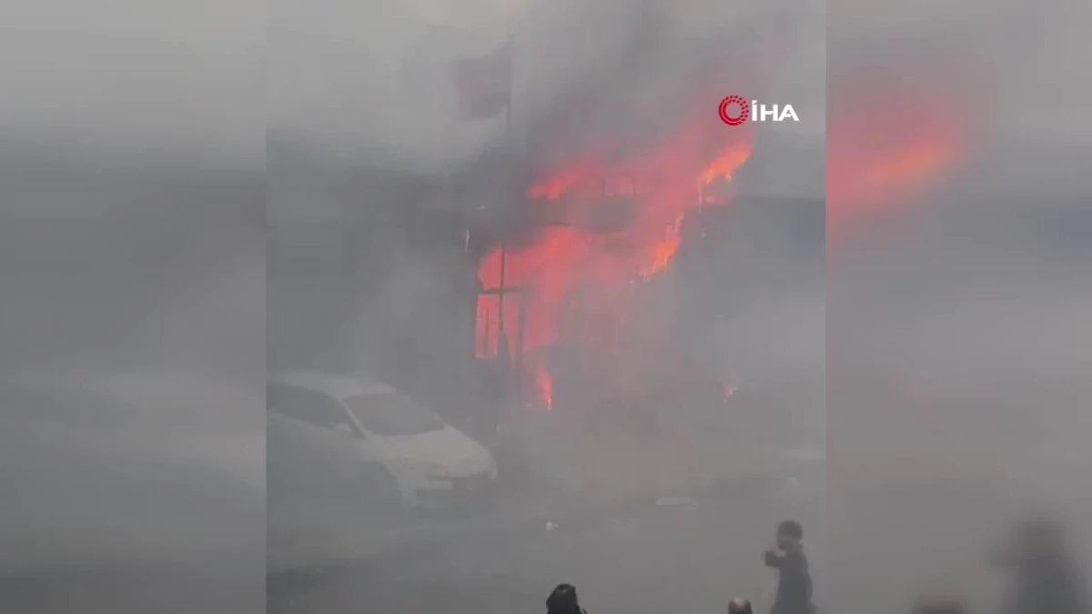 Başakşehir\'de oto tamircisinde yangın çıktı